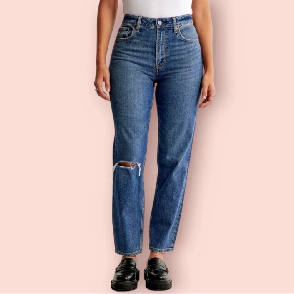 Abercrombie & Fitch High Rise Mom Jeans